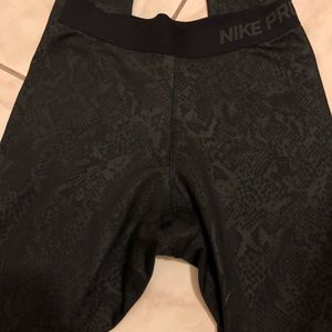 NIKE LEGGINGS